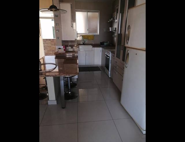 1 BEDROOM PROPERTY TO RENT IN NORTH BEACH